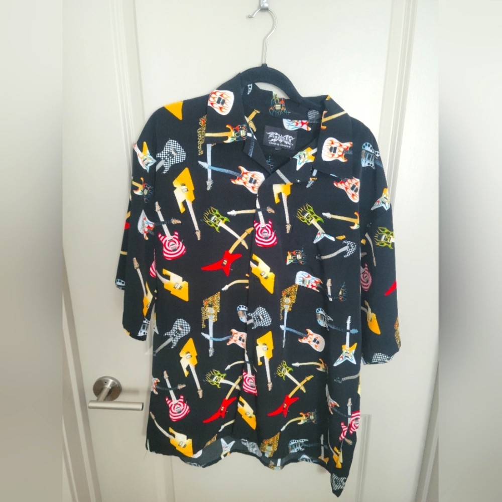 Hard Rock Cafe Guitar Shirt - XXL